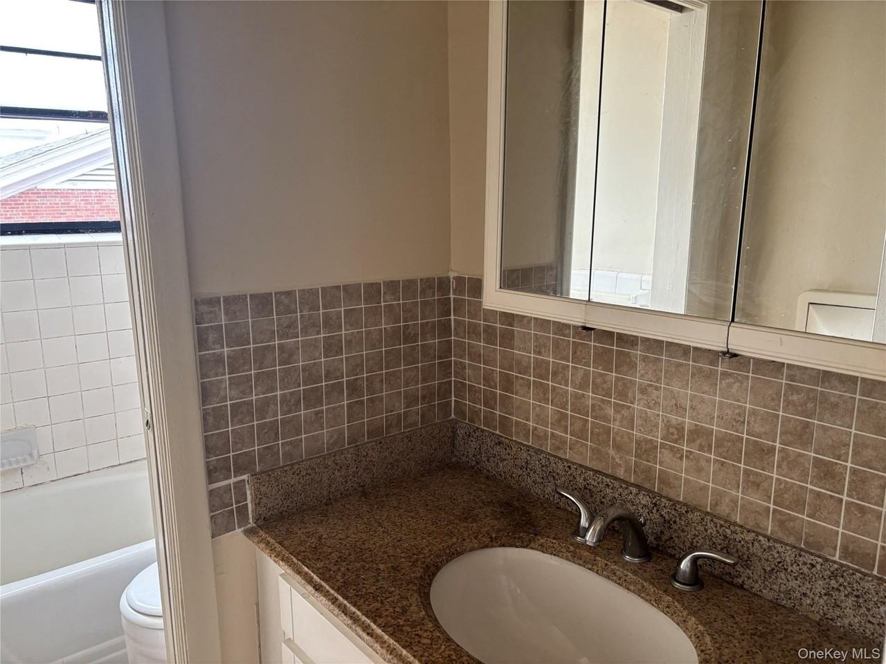 190 1st St #3A - Photo 7 of 7