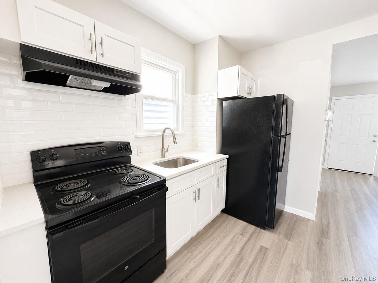25 Monroe St #1 - Photo 4 of 11