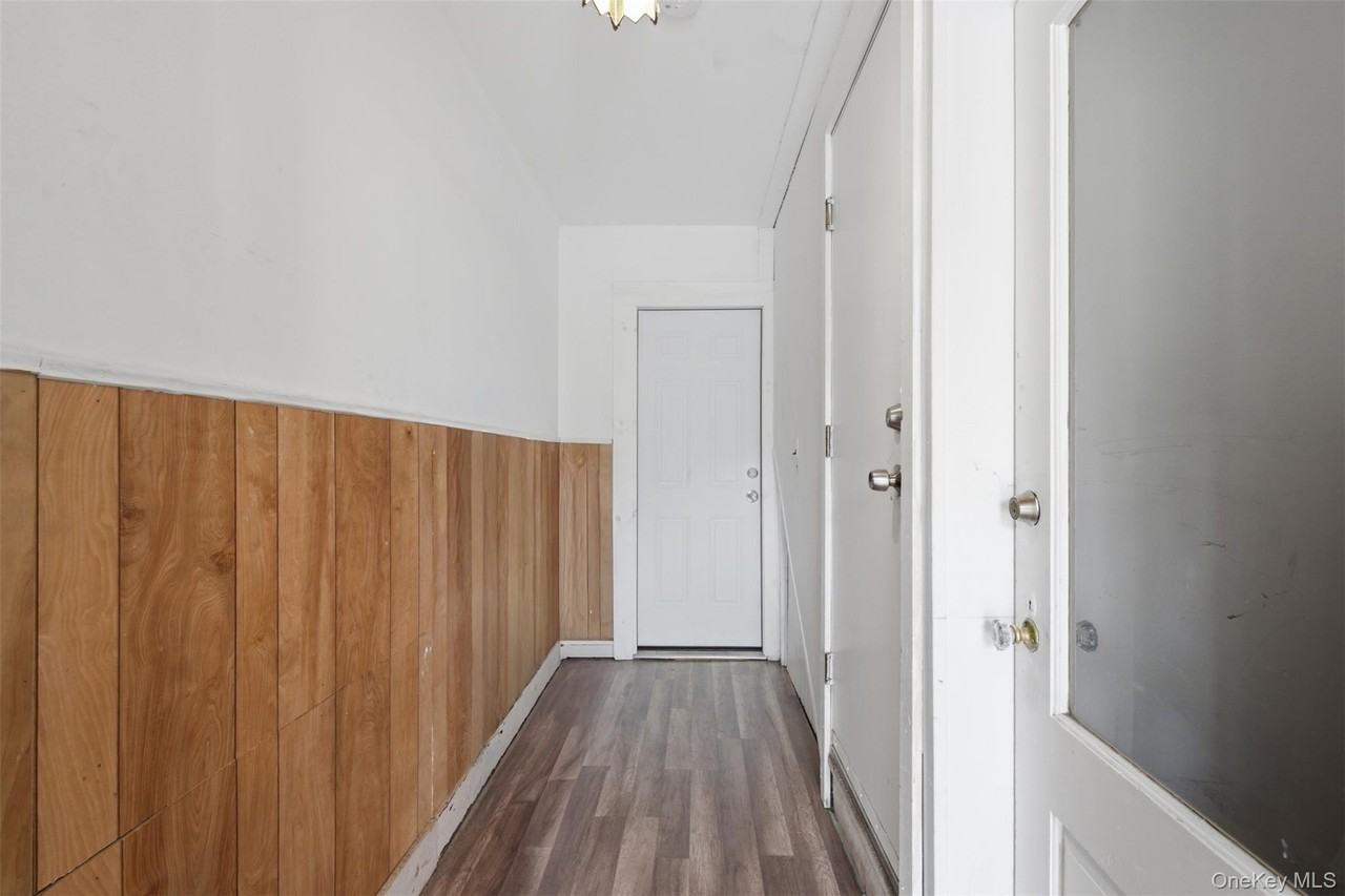 213 Overlook Pl - Photo 2 of 27