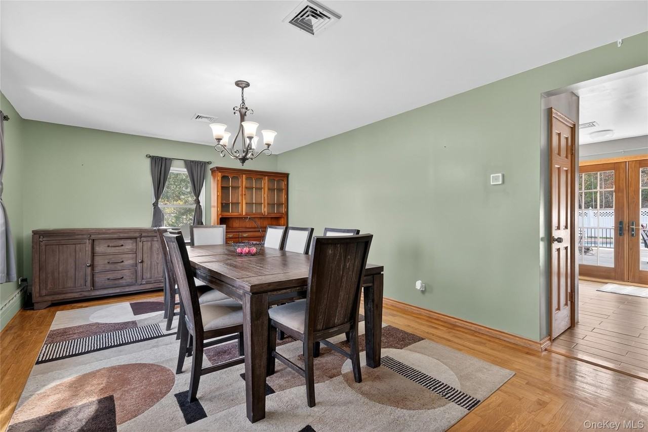 91 Meyerhoff Rd - Photo 2 of 47