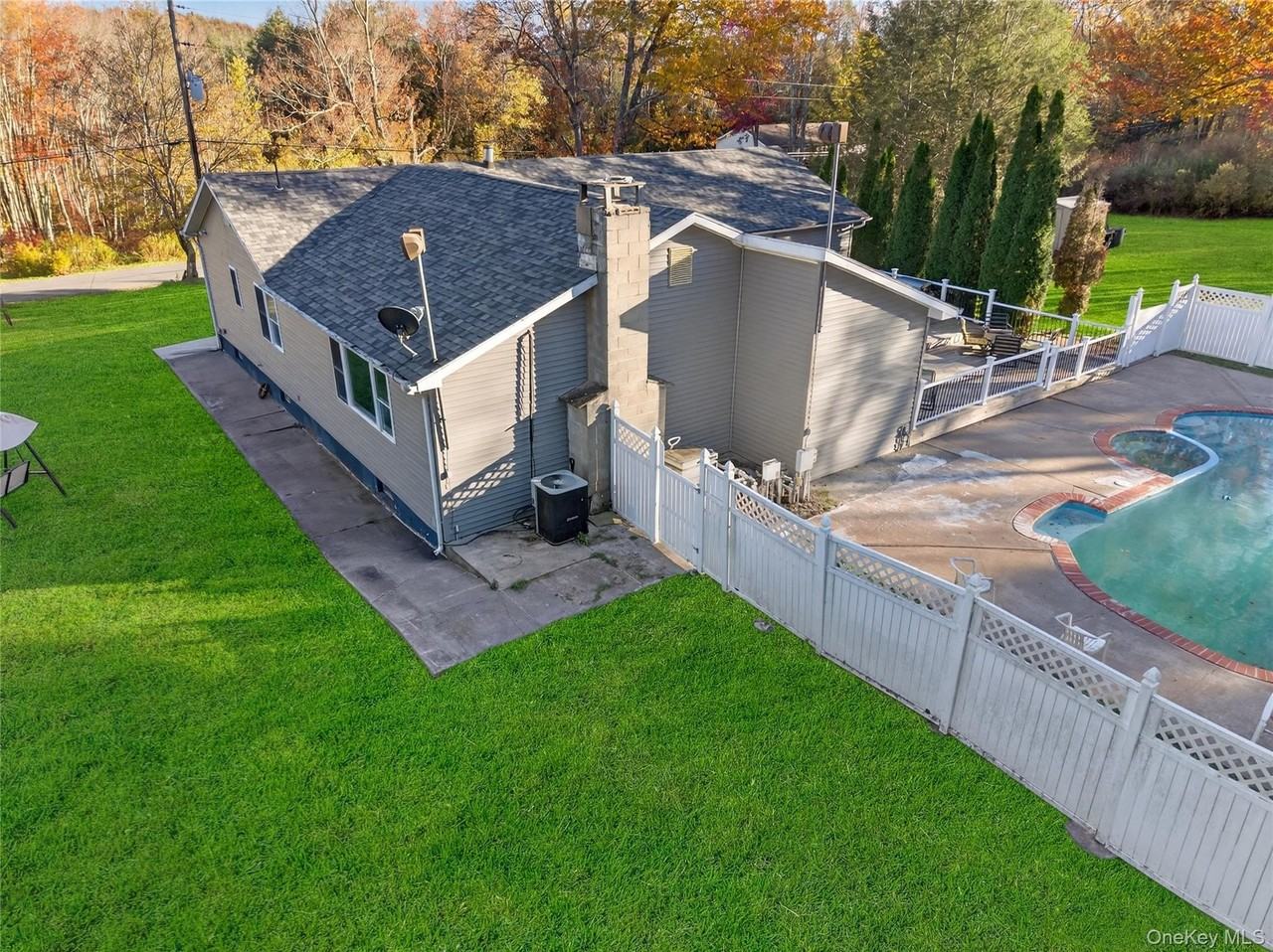 91 Meyerhoff Rd - Photo 5 of 39
