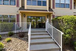 featured image of 1101 Stoneridge Cir #1101
