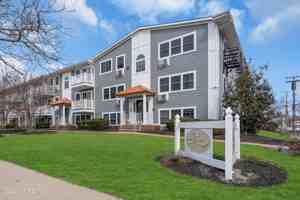 featured image of 307 4th Ave #202