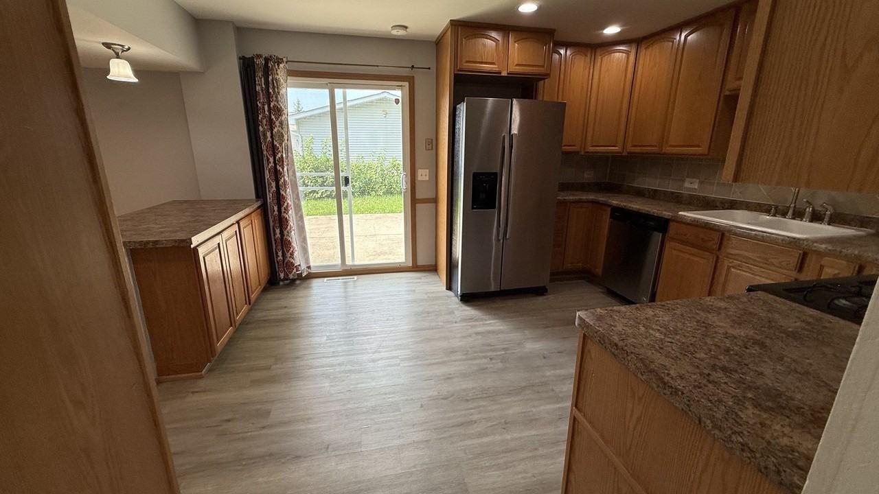 406 Belmont Dr - Photo 5 of 25