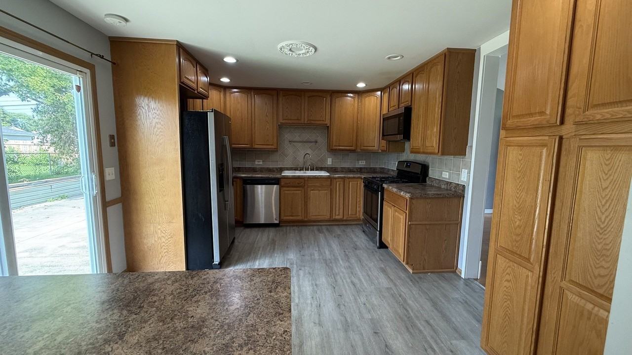 406 Belmont Dr - Photo 6 of 25