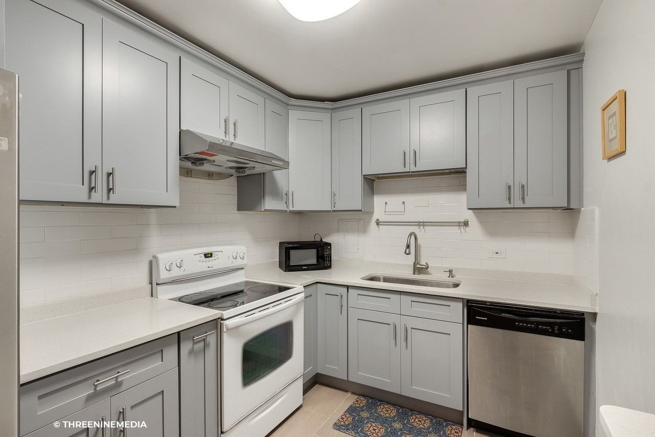 835 Ridge Ave #402 - Photo 3 of 14