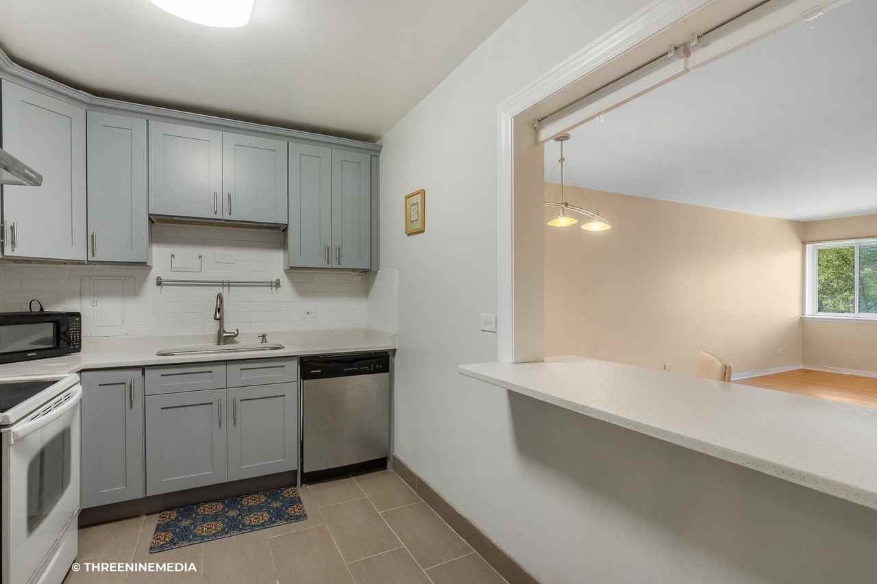 835 Ridge Ave #402 - Photo 5 of 14