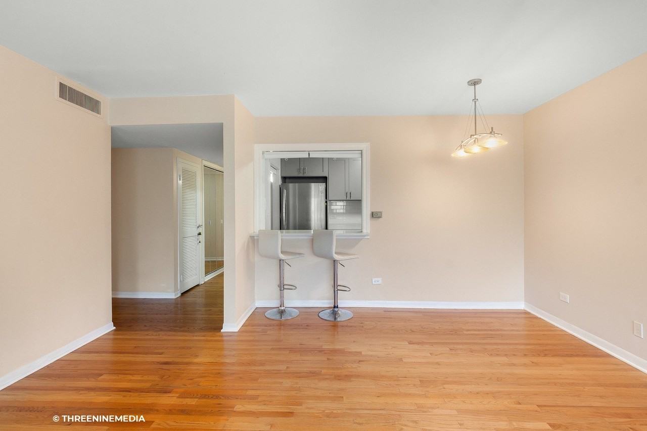 835 Ridge Ave #402 - Photo 6 of 14