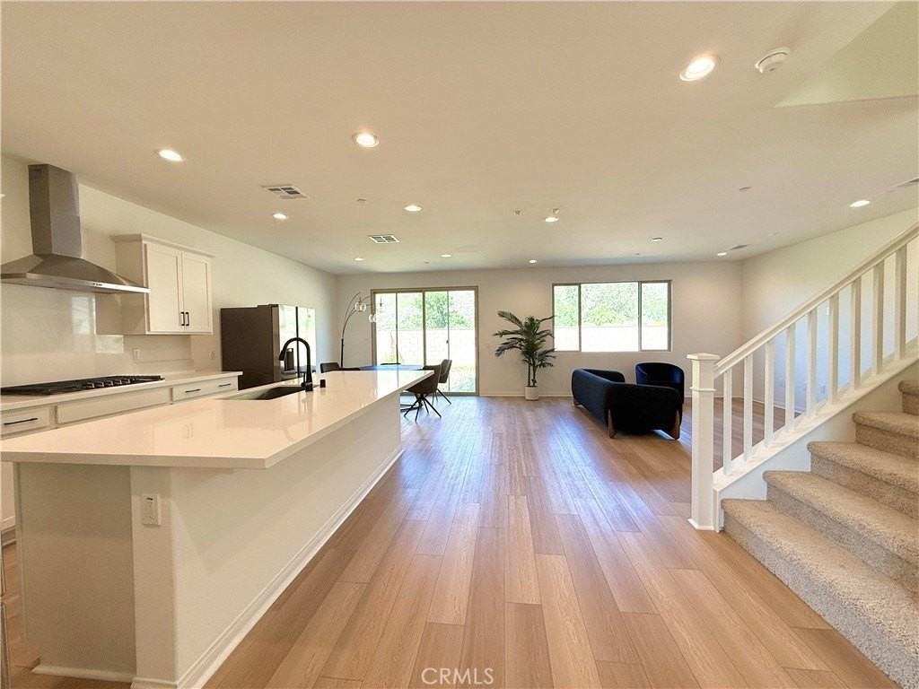 21696 Thomas Ct - Photo 5 of 37