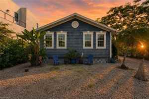featured image of 105 W Hilo St