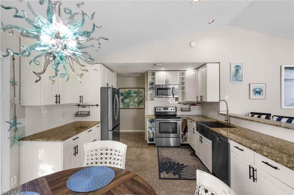 105 W Hilo St - Photo 7 of 27