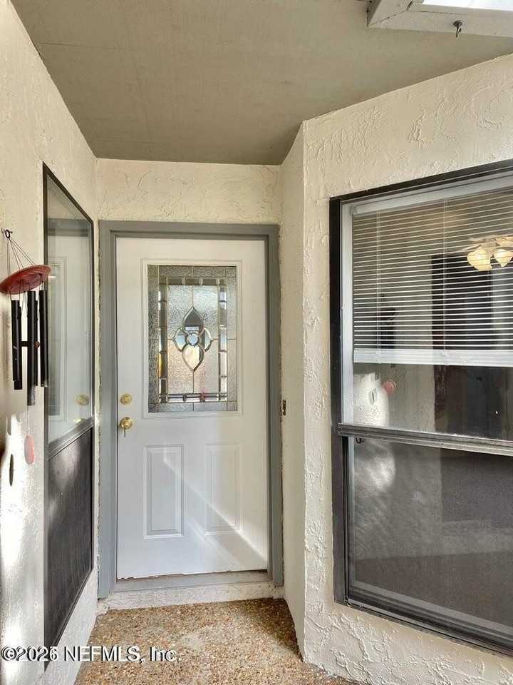 1185 Romaine Cir W - Photo 2 of 20