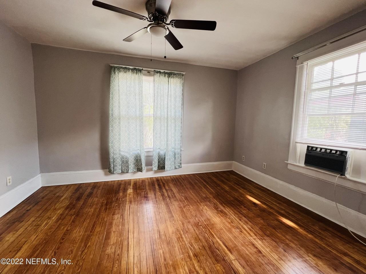 2322 Herschel St #3 - Photo 4 of 11
