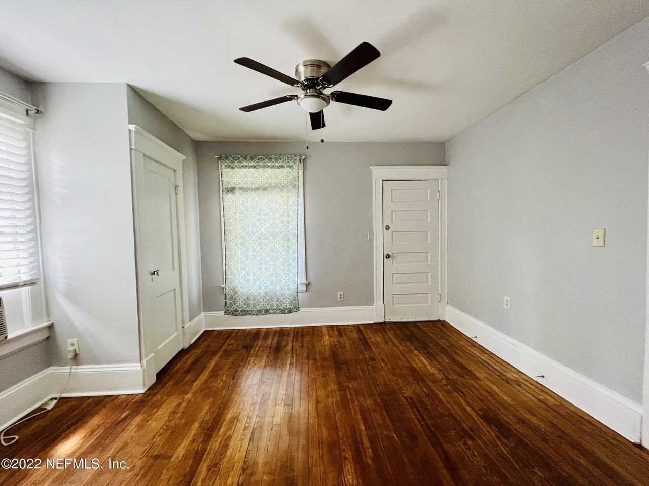 2322 Herschel St #3 - Photo 6 of 11