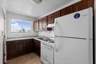 6715 N Hermitage Ave - Photo 1 of 1