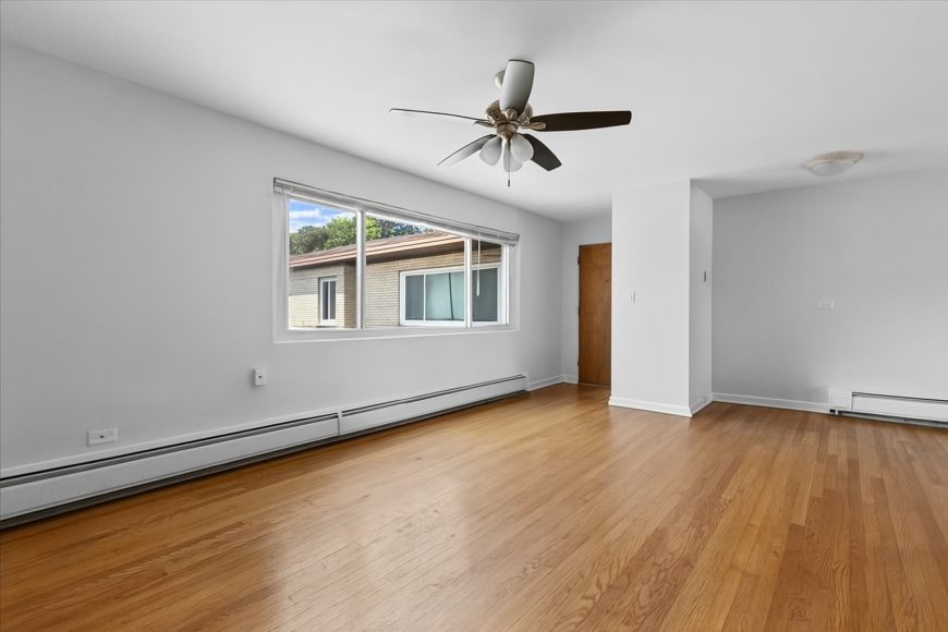 6715 N Hermitage Ave - Photo 4 of 7