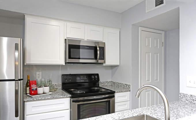 3832 Portland St - Photo 2 of 10