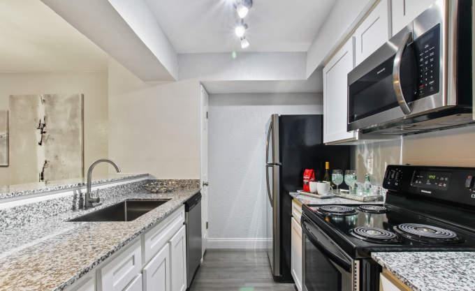 3832 Portland St - Photo 3 of 10