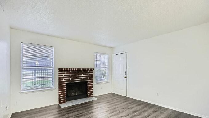 3732 S Tyler St - Photo 3 of 8