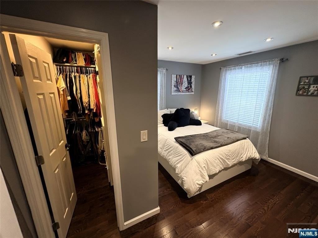 601 10th St - Photo 4 of 7