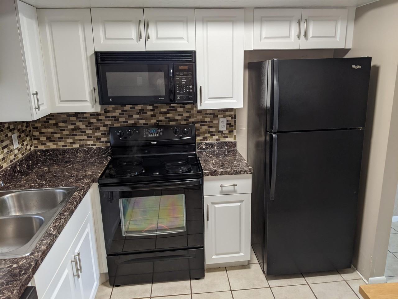 1564 University LaneAPT 806 #806 - Photo 2 of 8
