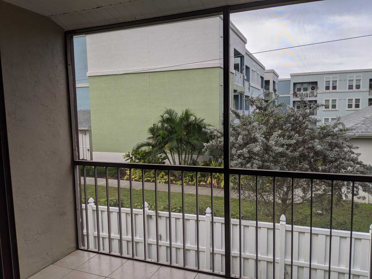 1564 University LaneAPT 806 #806 - Photo 5 of 8