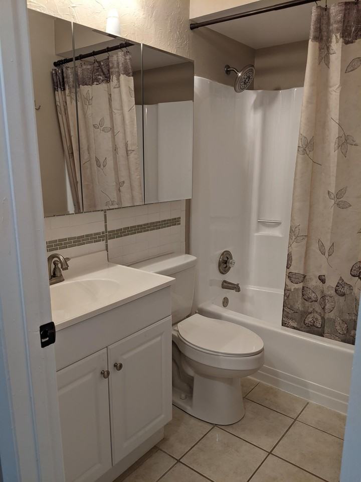 1564 University LaneAPT 806 #806 - Photo 6 of 8