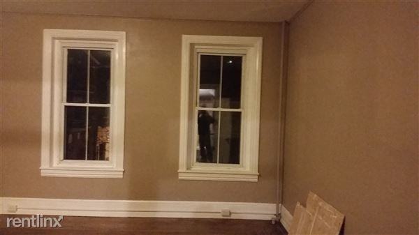 621 W Market St - Photo 3 of 14