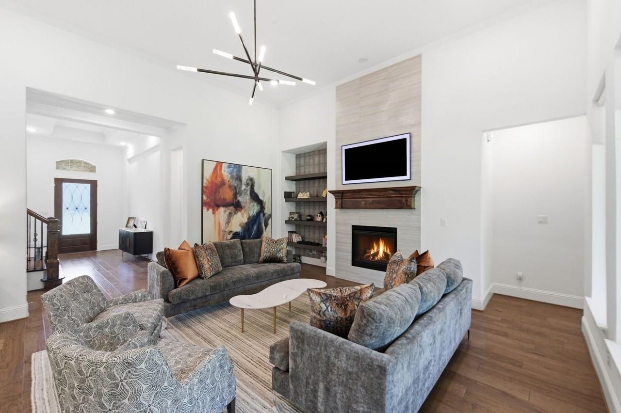 816 Omaha Trl - Photo 6 of 40