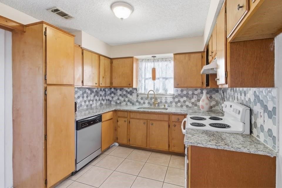 1005 Weiss Ave - Photo 4 of 34