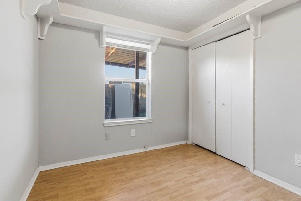 1005 Weiss Ave - Photo 7 of 34