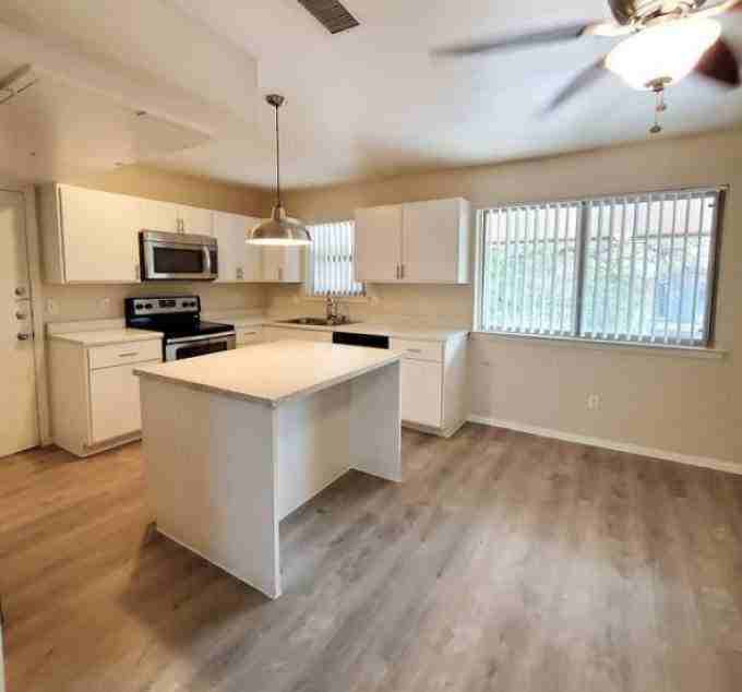 1362 Winding Brook Ln - Photo 3 of 10