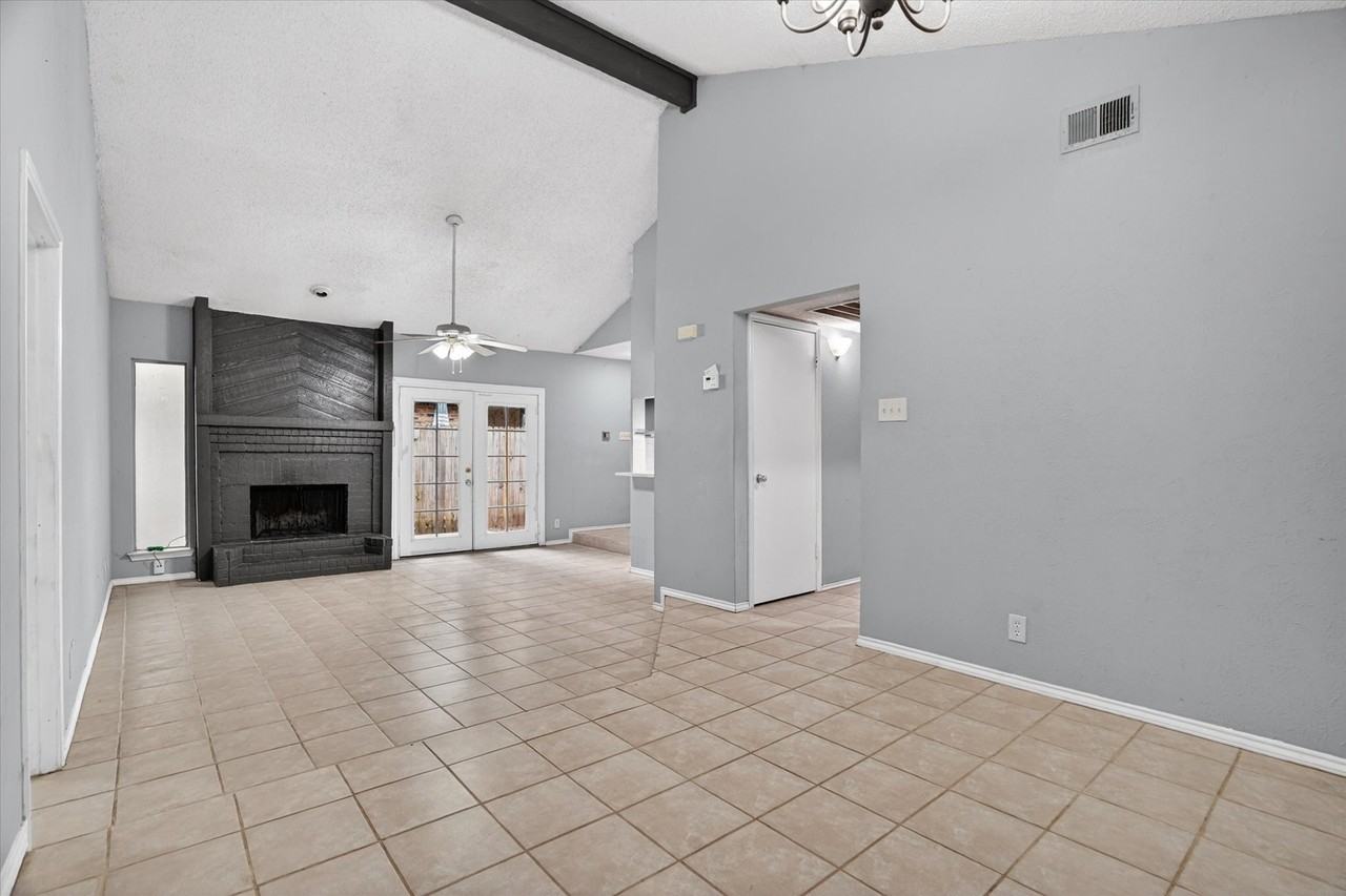 231 Shady Lane Dr - Photo 3 of 21