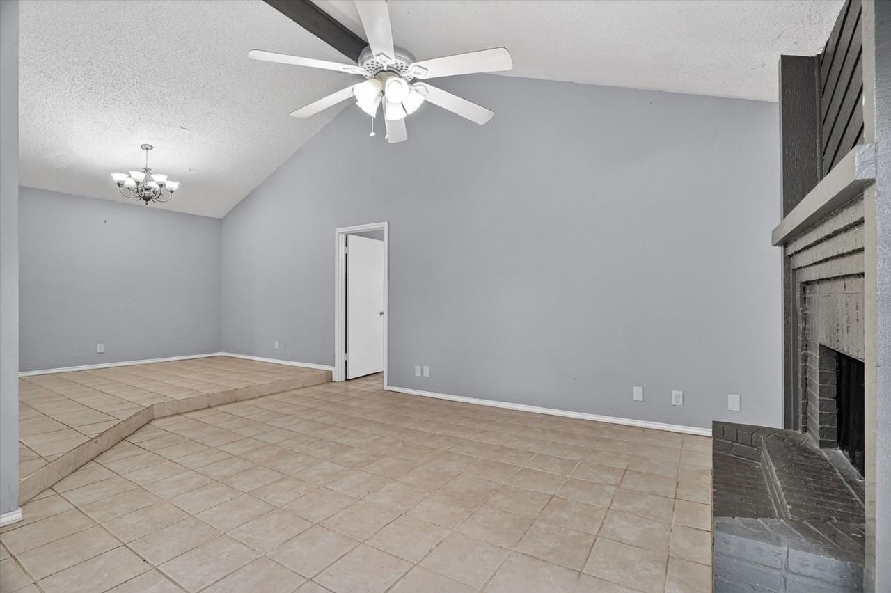 231 Shady Lane Dr - Photo 5 of 21