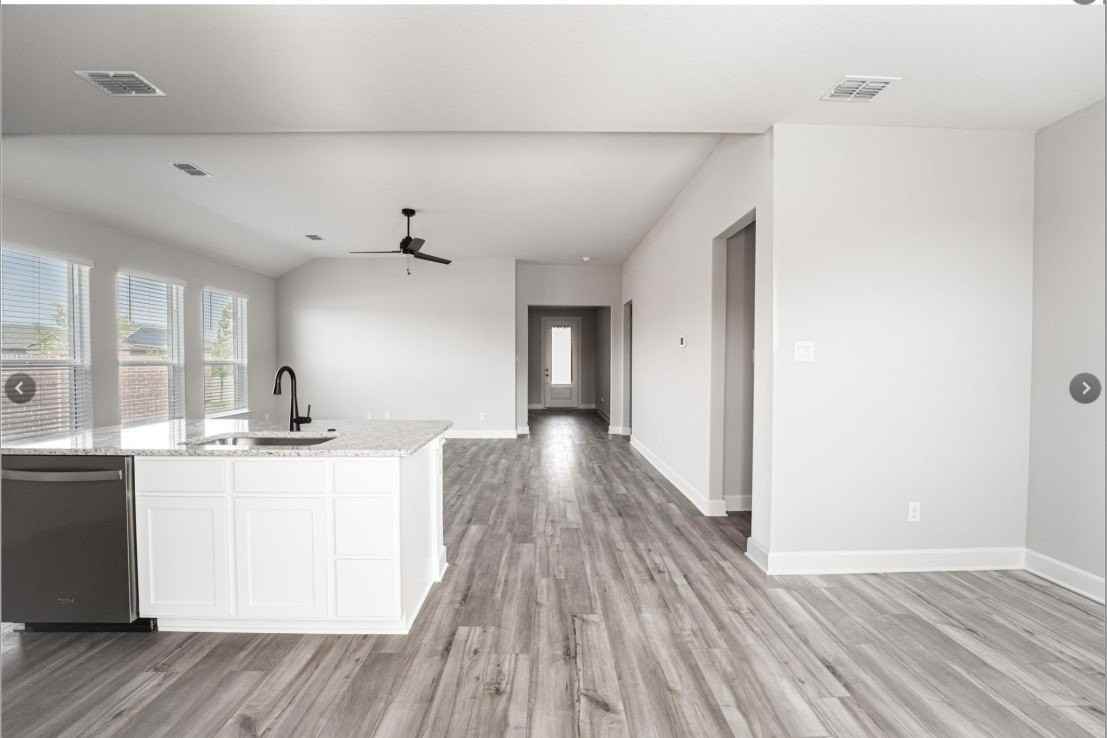 905 Calhoun Dr - Photo 4 of 15