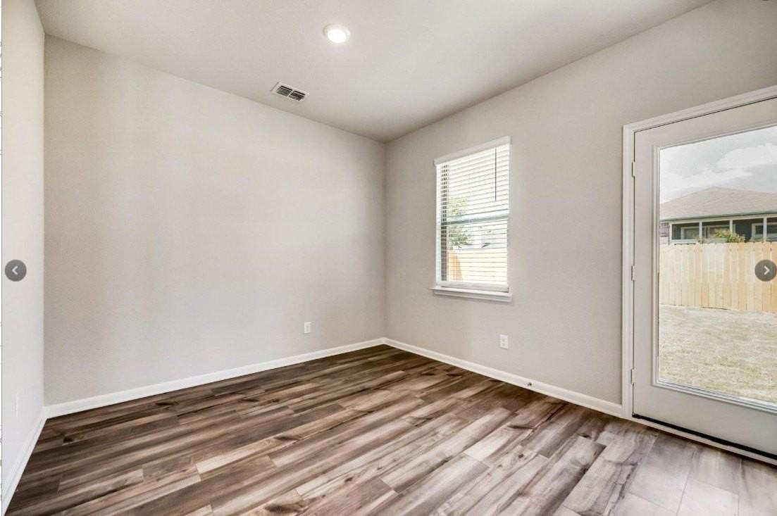 905 Calhoun Dr - Photo 5 of 15