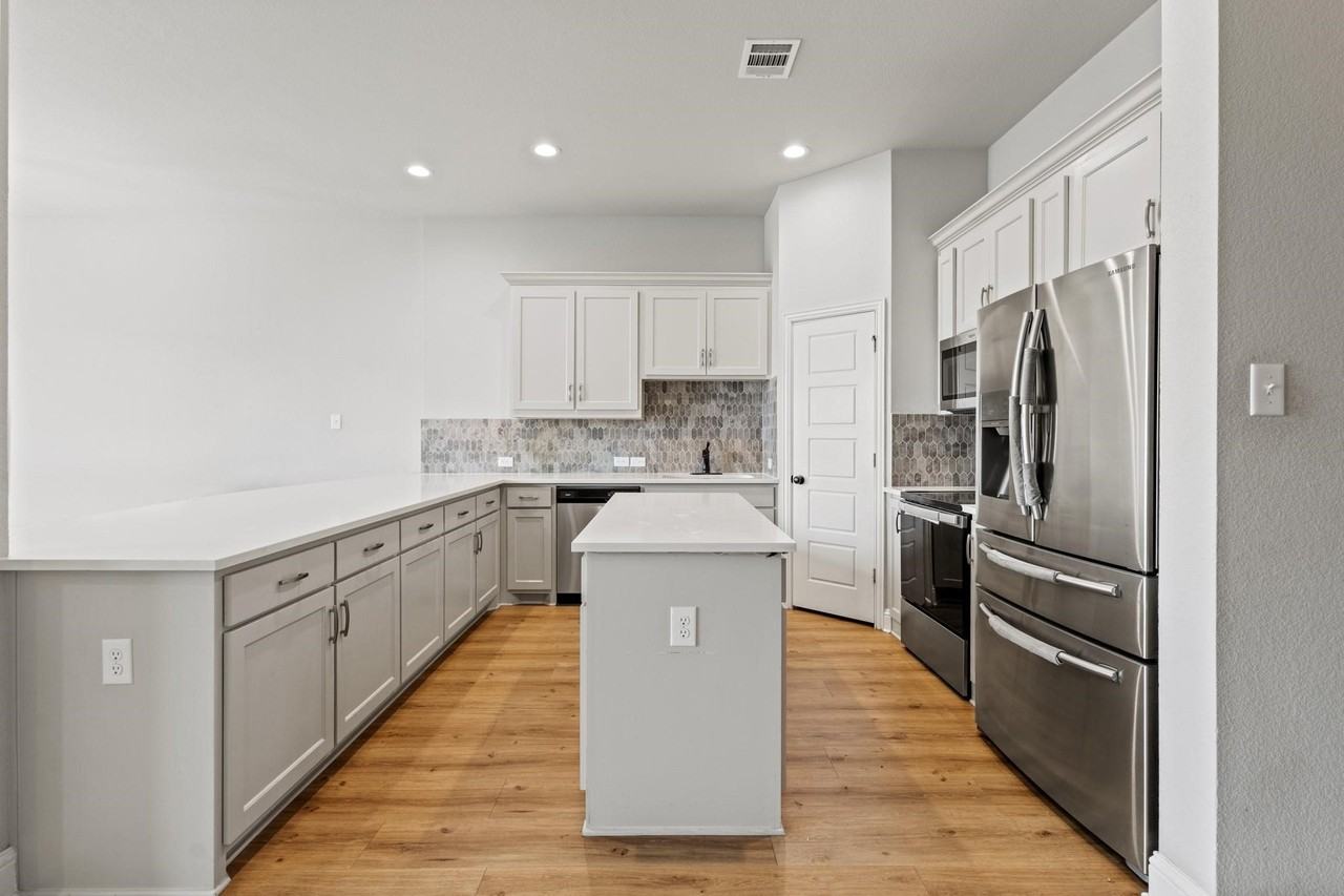 4104 Swinley Forest Dr - Photo 4 of 26