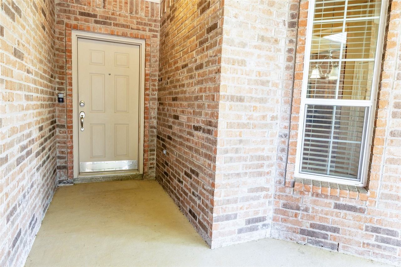 4333 Summersweet Ln - Photo 3 of 31