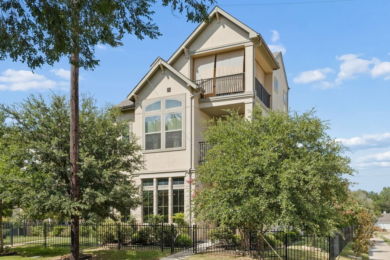 5105 Artemesia Ln - Photo 2 of 26