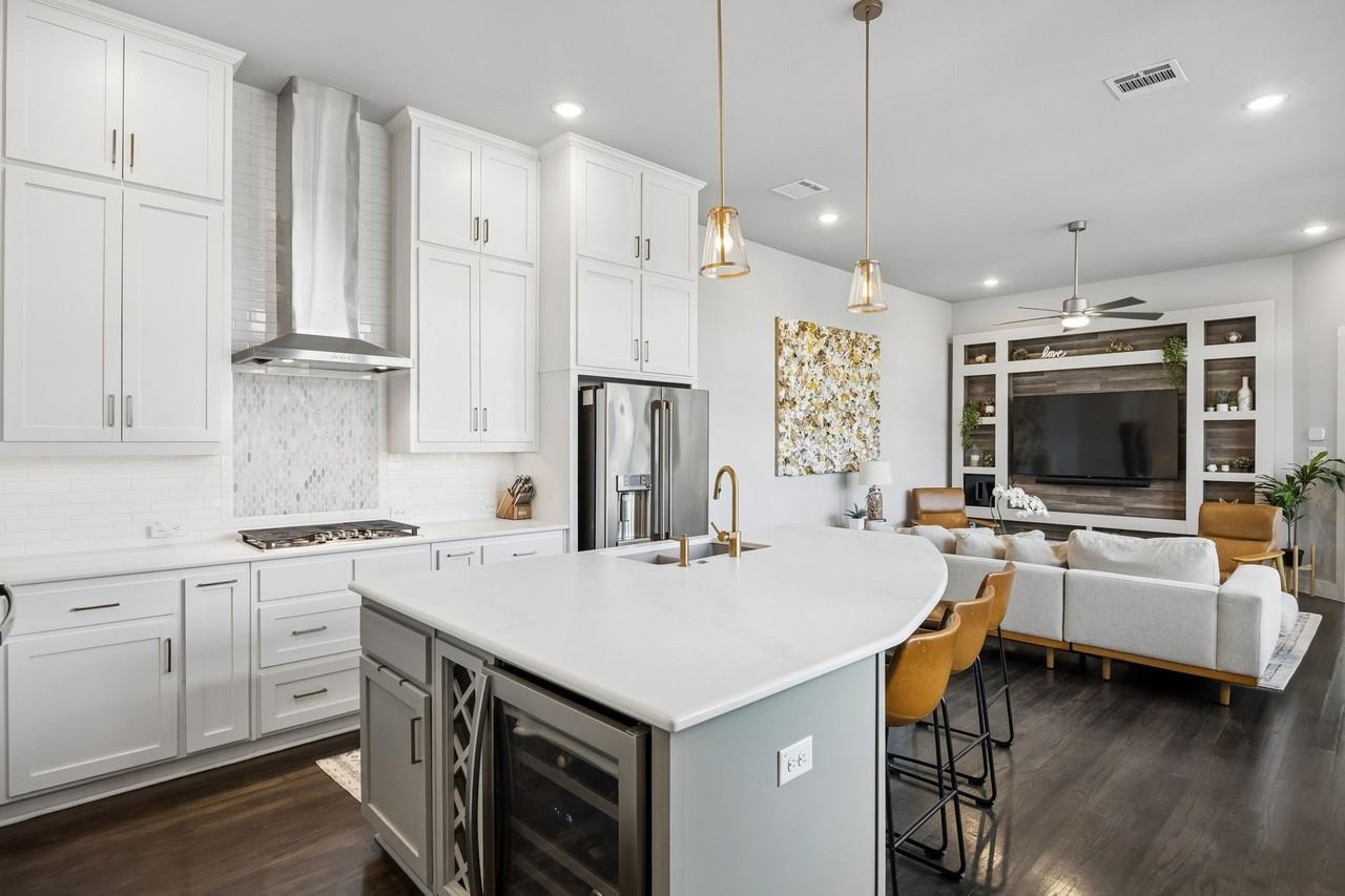 5105 Artemesia Ln - Photo 5 of 26