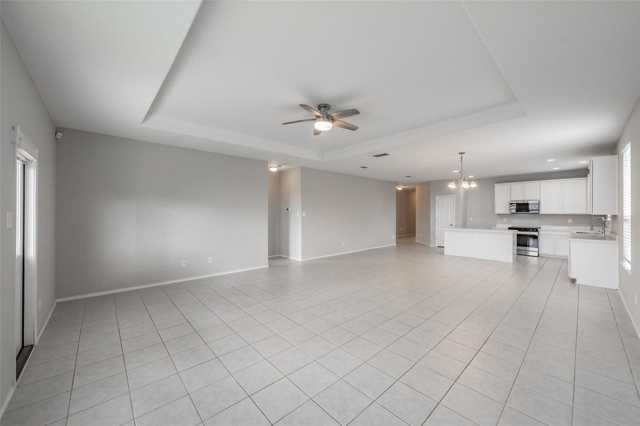 2404 Bermont Red Ln - Photo 2 of 19