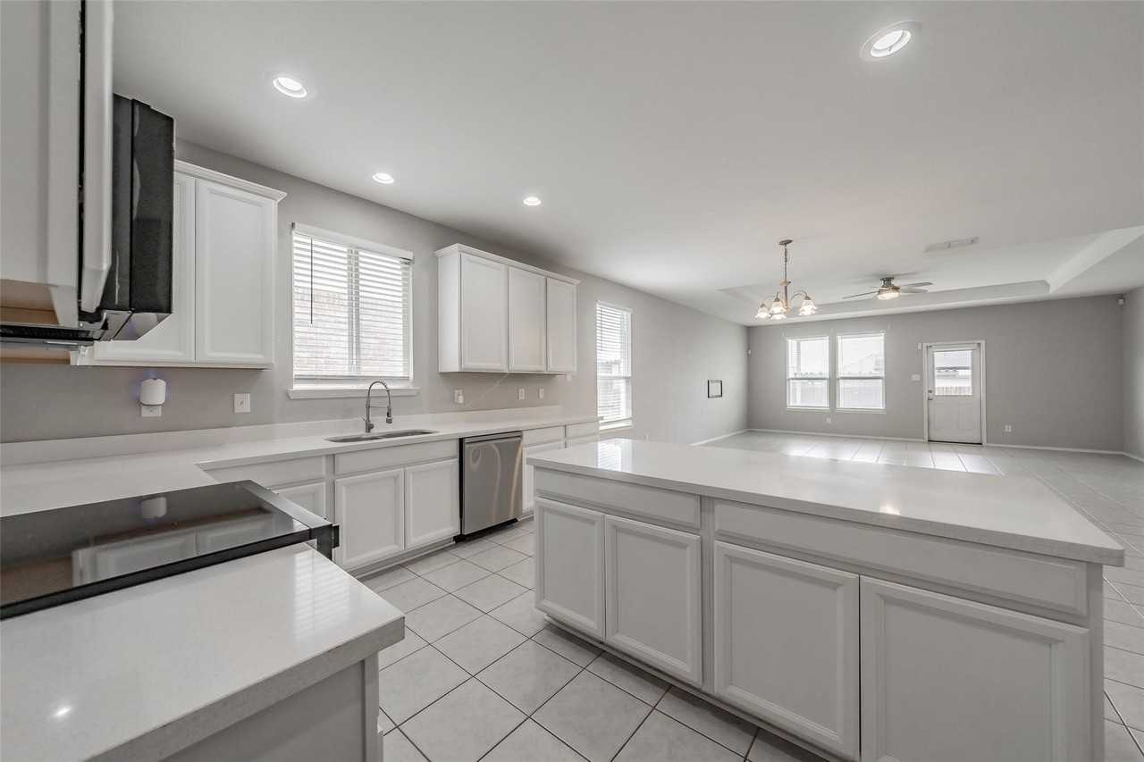2404 Bermont Red Ln - Photo 7 of 19