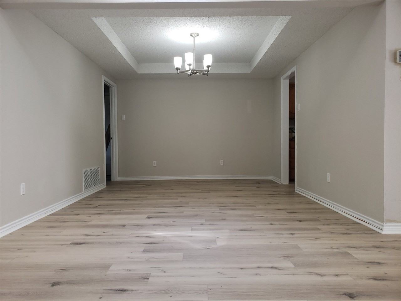 2697 Poplar Dr - Photo 5 of 14
