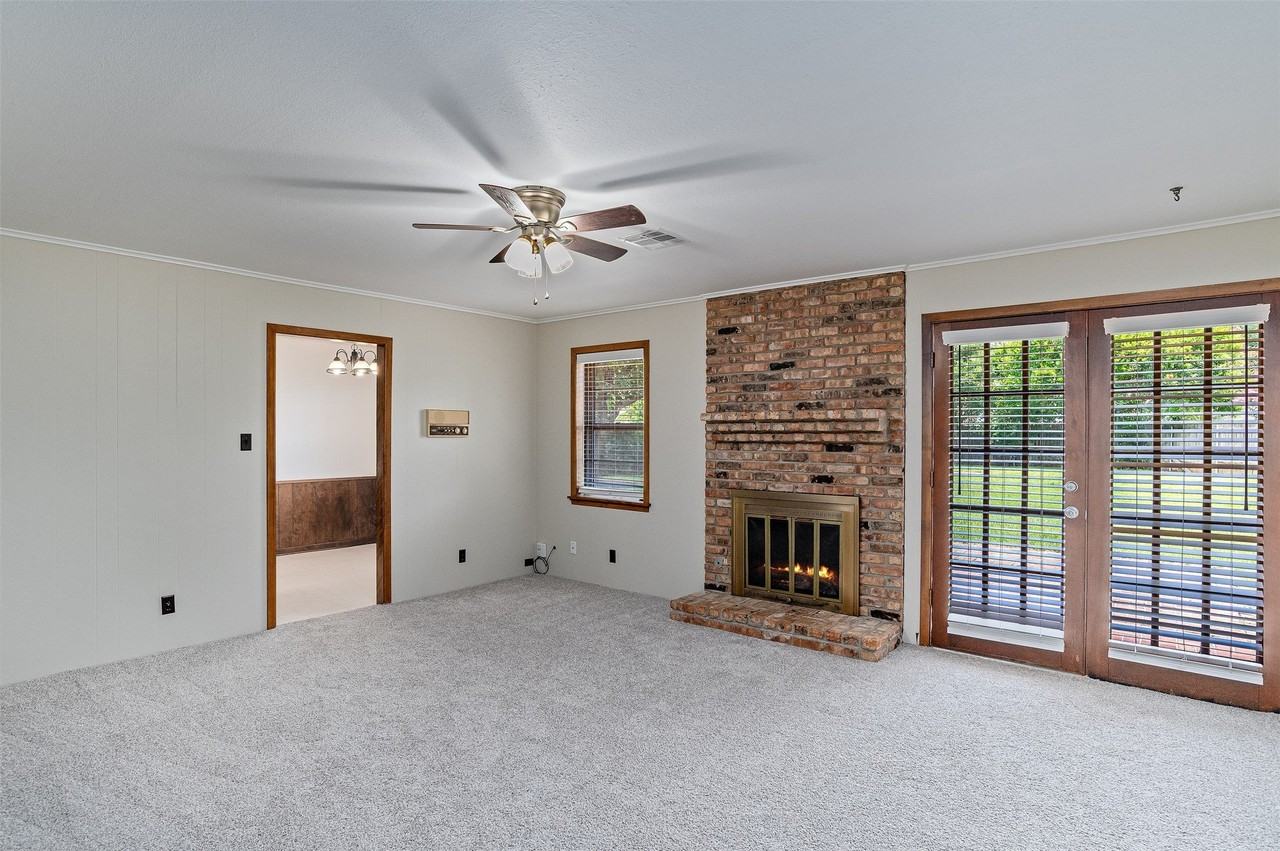 1554 Westbury Dr - Photo 5 of 25