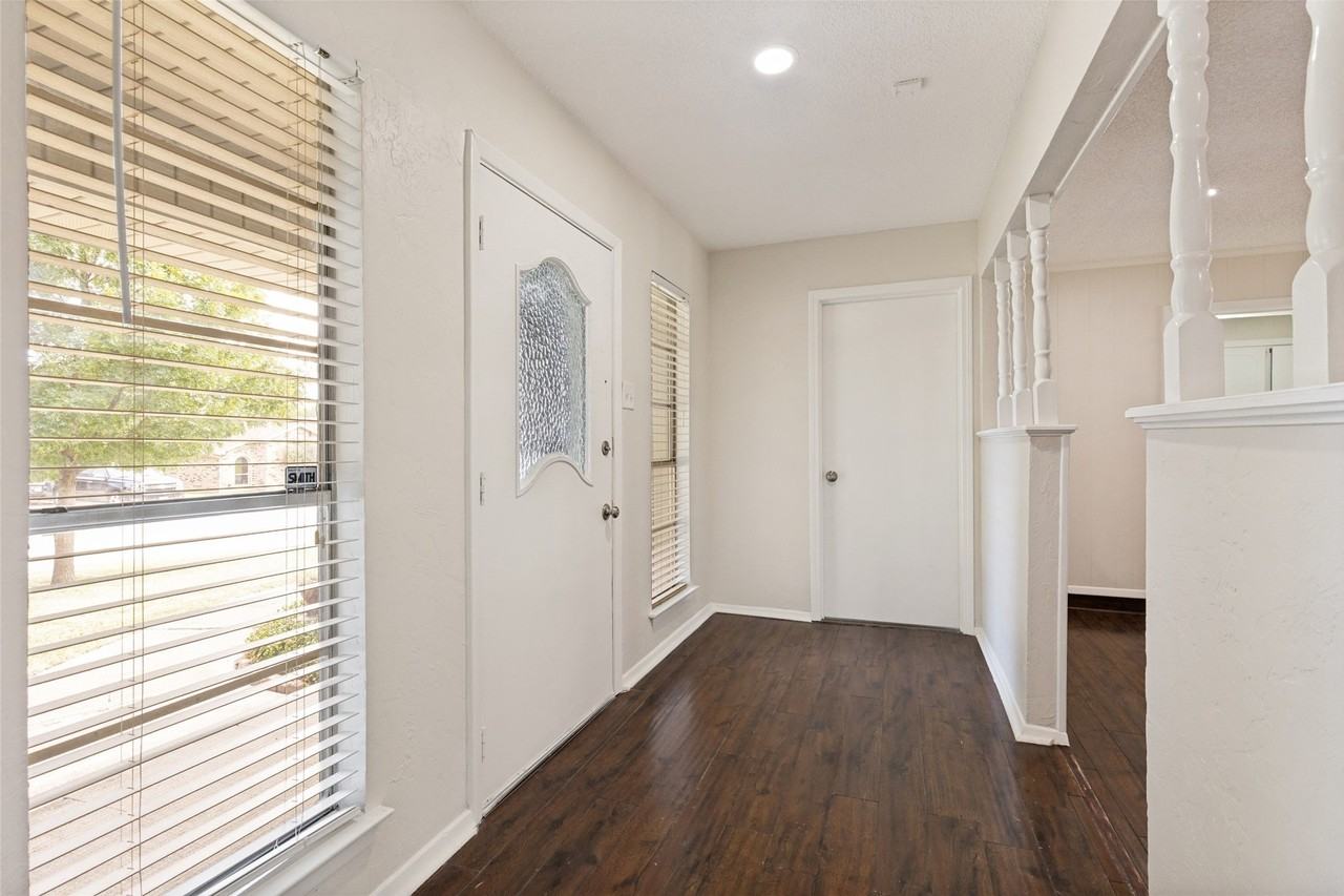 6737 Fair Meadows Dr - Photo 3 of 25