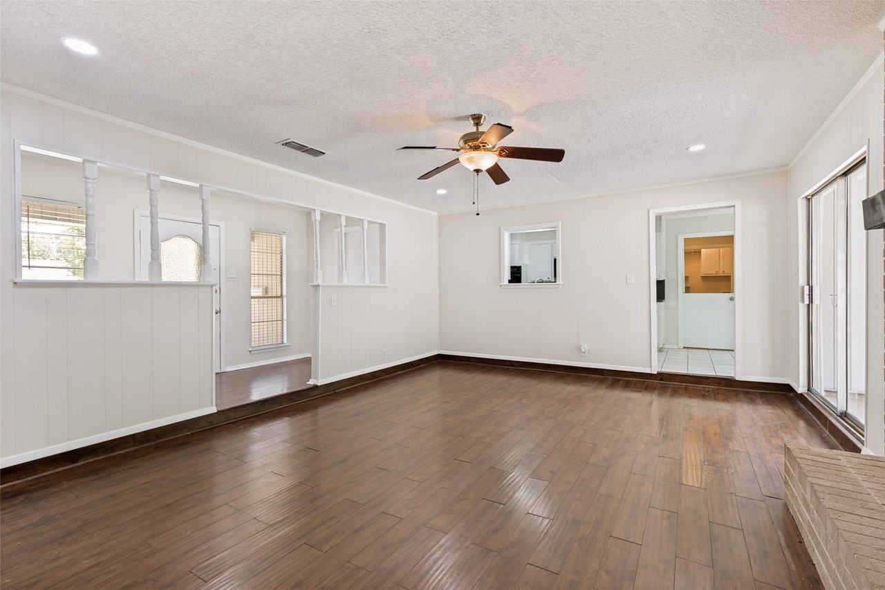 6737 Fair Meadows Dr - Photo 6 of 25