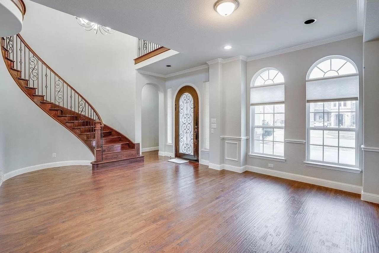 13225 Bigelow Ln - Photo 2 of 30