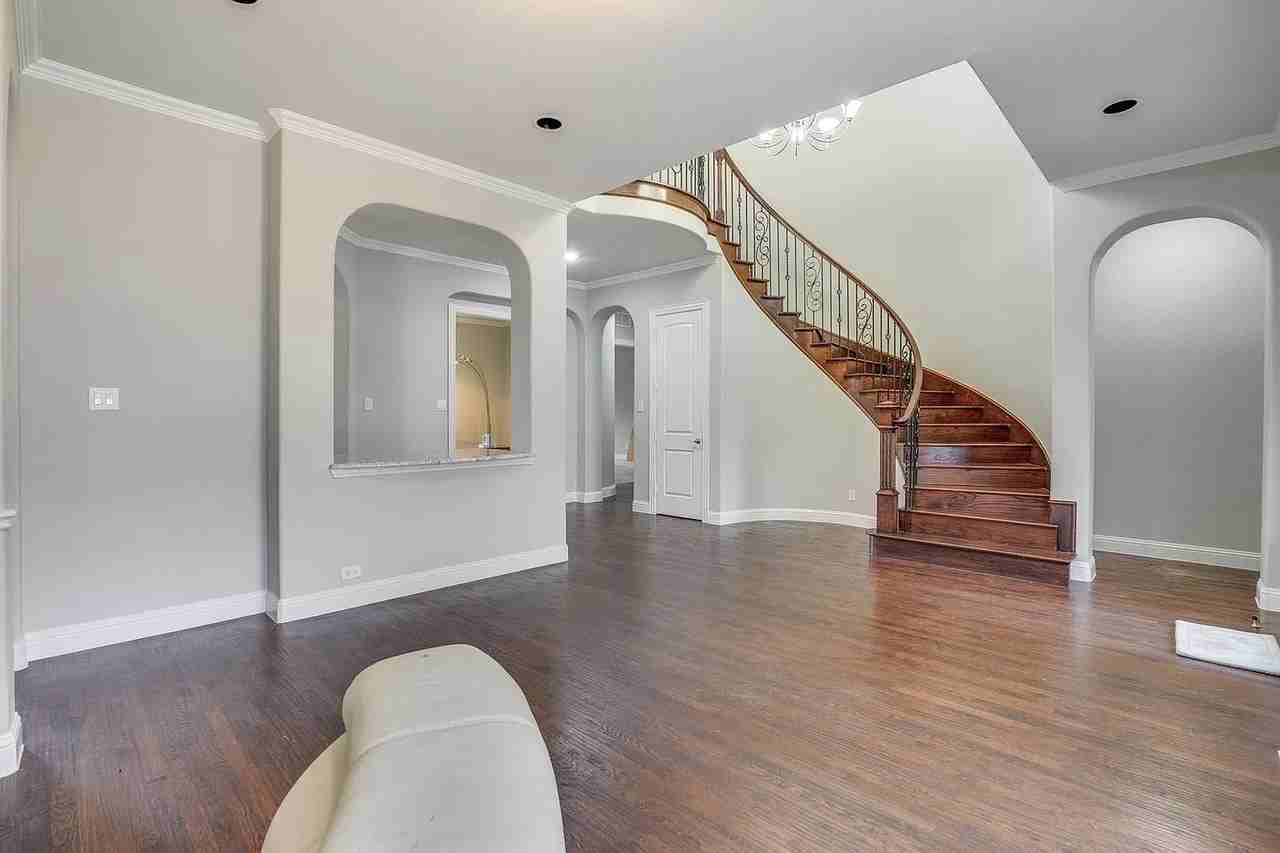 13225 Bigelow Ln - Photo 3 of 30