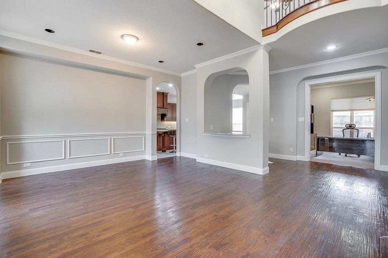 13225 Bigelow Ln - Photo 4 of 30