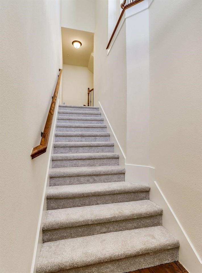 7852 Liverpool Ln - Photo 3 of 30